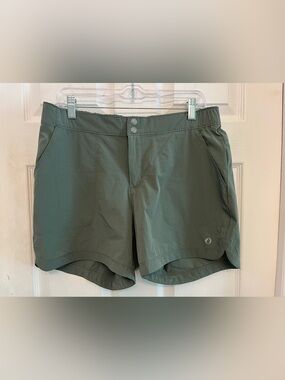 The American Outdoorsman for Women Green active shorts